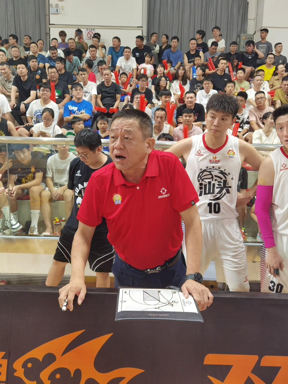 云南男篮战绩出色，士气高涨，雄心勃发的简单介绍
